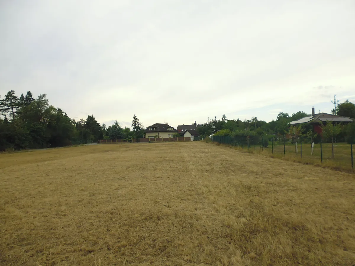 Prodej stavebního pozemku 1100 m²